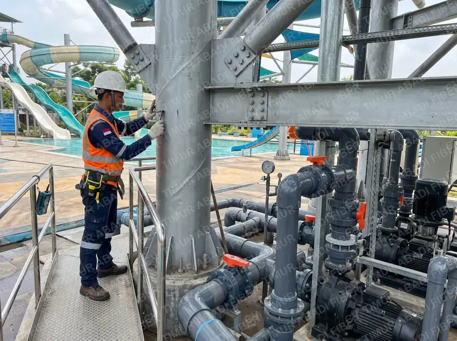 Maintenance dan servis waterpark — inspeksi keselamatan CV. Timur Abadi Fiber